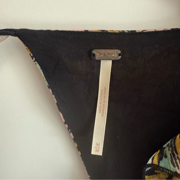 FREE PEOPLE Mabel Floral Printed Blouse Black Top M Medium - Picture 6 of 9